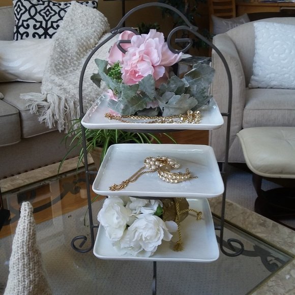 Boutique Other - GORGEOUS Triple STAND W/ Crate & BARREL PLATES